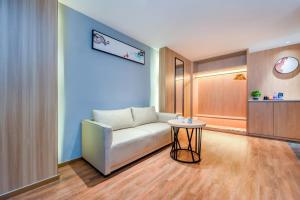 广州 Shangpin Holiday Inn - Guangzhou New Baiyun International Airport Flagship Store 3星级 酒店 大堂