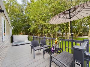 Tattershall Lakes Mini Breaks - The Avenue