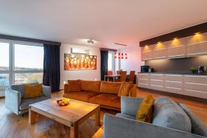 Spacious penthouse apartment with a good view in downtown - 4-star hotels in Tartu