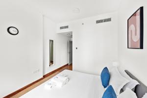 StoneTree - Furnished 1BR in JLT with Lake View