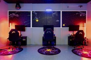 6 Bedroom 55 Bathroom Solterra