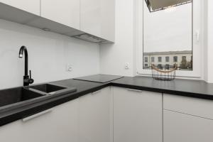 Minimalist Apartment in Łódź With Parking Near Łódź Kaliska by Renters