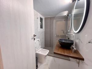 WSD Piraeus Amazing Luxury Boutique 2BD Apartment with balcony