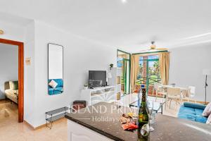 Golf and Sea Views Holiday in Golf del Sur TLP501