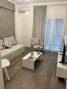 Metropolitan Complex Apartment-next to Metropolitan Hospital,Karaiskaki,Sef