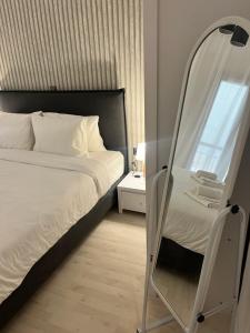 Metropolitan Complex Apartment-next to Metropolitan Hospital,Karaiskaki,Sef