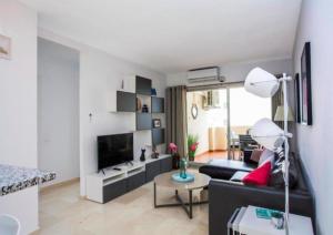 Estepona Marina, Winter Sun from 99E per night, Sea Views, Balcony, Lift, Wifi