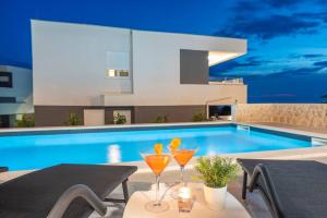 Villa Adria 1, luxury apartment with a pool 