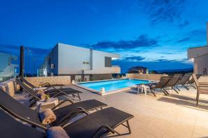 Villa Adria 1, luxury apartment with a pool