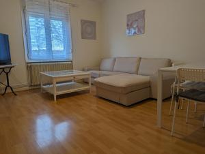 Appartements Le Balois - appartement 2 chambres, salon, cuisine equipee, parking et wifi gratuit : photos des chambres