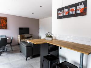 Maison rénovée au cœur de Thann : 3 chambres, cuisine équipée, proche randonnées et villes alsaciennes - FR-1-744-11