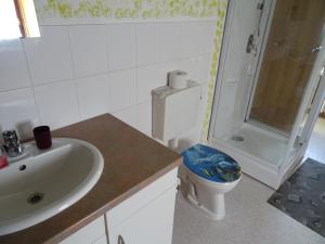 " ART DDR" eig Bad dir im Zim, 3 OG, Treppensteigen kein Fruehhstück keine Kueche nur Uebernachtung Parkpl, WIFI, Blankenb