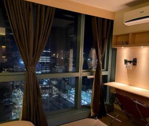 Escape 1BR One Uptown BGC w Sound System