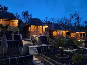Black Lava Hostel and Lodge