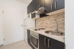 Balen 1. modern ap.close to the beach &city center 