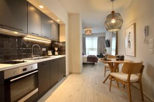 Happiness Luxury Central Apartment