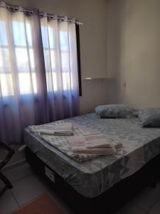 Um quarto em casa agradável