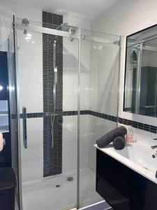 Appartement Cosy Goussainville - Aéroport CDG, Parc des expositions Villepinte, Astérix, Mer des sables, Aéroville, O Parinor