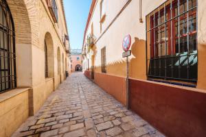 The Secret To A Great Stay in Seville1´ Giralda