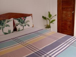 Vincent Lloyds Guestroom