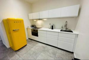 Remarkable 2-Bed Apartment in Bordeaux