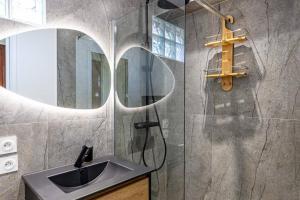 8 MERLE - Beau studio au centre de Cannes avec balcon !