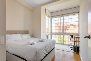Bright with views - 2Bd 1Bth- Av América