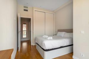 Bright with views - 2Bd 1Bth- Av América