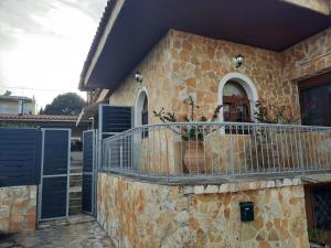 Marathon VS LUXURY VILLA