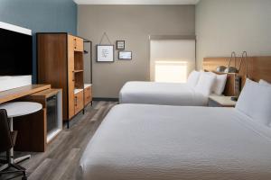Traditional Queen Room with Two Queen Beds room in Wyndham Garden Alexandria