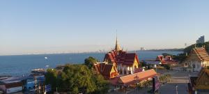 Apartment in Bang Saray center with panoramic view from sea to mountains