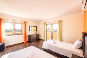 VILLA Simao