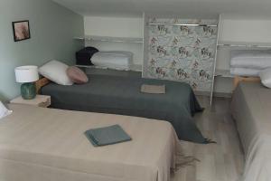 Maisons de vacances Gite chaleureux le Petit Mauze : photos des chambres