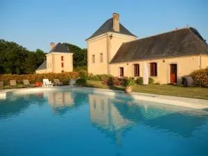 Luxueux gîte avec piscine et Wifi, proche circuit 24H du Mans, animaux bienvenus - FR-1-410-430 - Tuffé