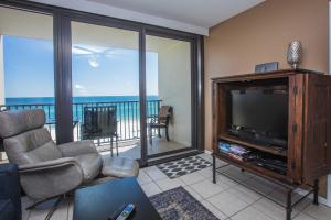 Island Winds West 773