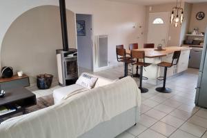 Maisons de vacances Ares, Villa Mapouchet, piscine : photos des chambres