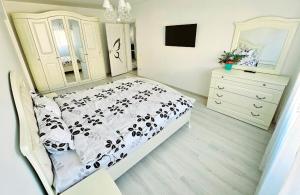 White Apartament, Brăila