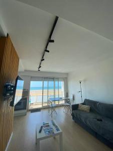 Appartement face mer (vue 180°) avec balcon