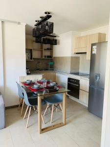 Depto Condominio 4 esquinas, a pasos de la playa