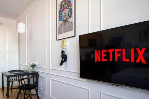 Zjawiskowy apartament obok Dworca Głównego z Netflix i AC