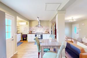 2BR countryside charmer with Fire Pit and W and D