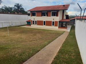 Chácara em Sarapui com 5 quartos sendo 3 suítes
