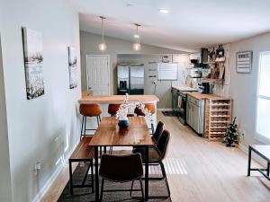 Da.Luxe Cottage Mtn Island Area on 1.56 Acres