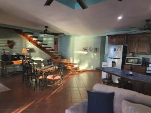 Roatan Seaside Rentals