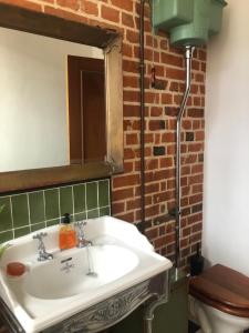 Lovely room in period townhouse