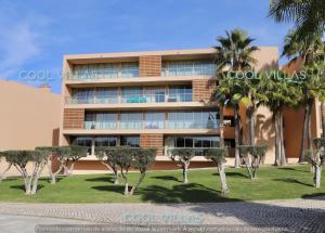 Serenity - sea, beach, golf for 6 guests