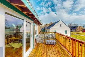 Bay Cabin - New Harbor