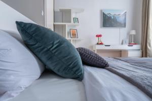 Old Towns Legend: City center condo with balcony