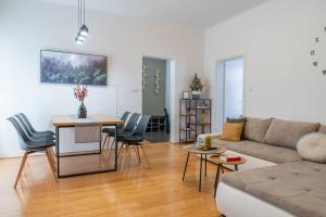 Old Towns Legend: City center condo with balcony