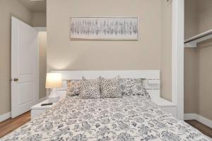 Beautiful Luxurious Houston Galleria Home